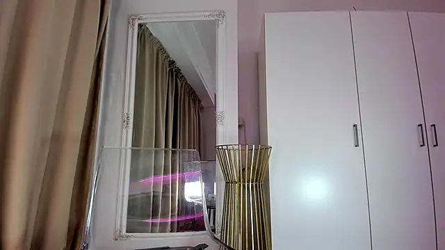 Bonnie_Liss Adlı Modelin Canlı XXX Sohbeti