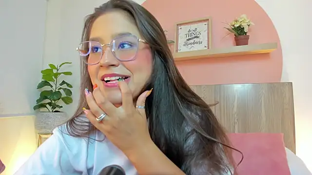 Chat XXX en directo de ivette_swan