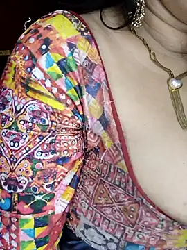 Aarna111 网络视讯表演