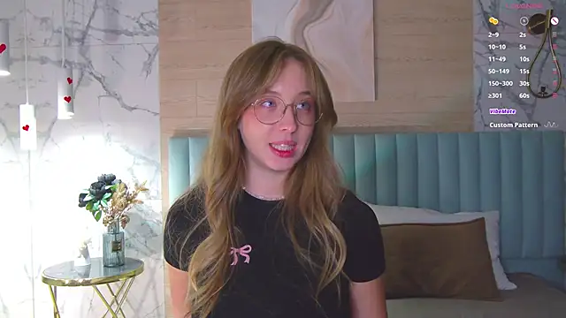 Chat +18 de LoraineLuff ao vivo