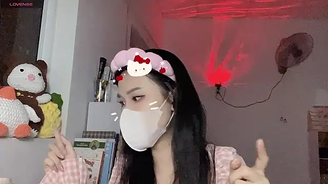 Chatroom XXX en direct de Tieu-May