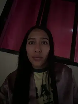 Amelia_Rivas Adlı Modelin Canlı XXX Sohbeti