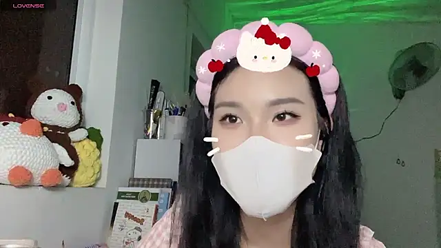 Tieu-May Live XXX-chat