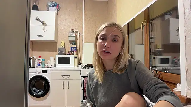 AngelJeni Adlı Modelin Canlı XXX Sohbeti