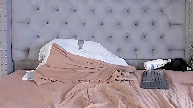 ivy_leee élő XXX-chatje