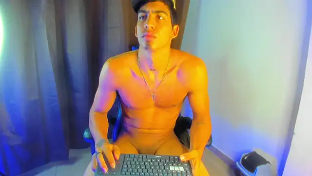 Milo_LatinBoy live XXX chat