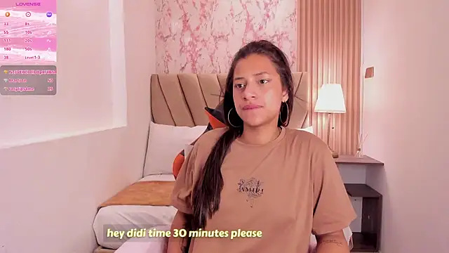 Czat XXX na żywo – Atiena_