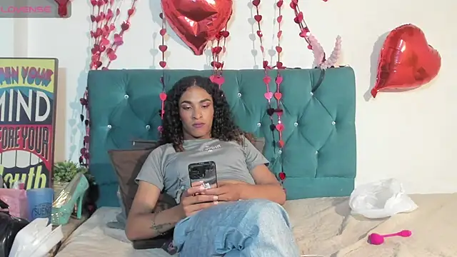 StefanyMiler Show in webcam