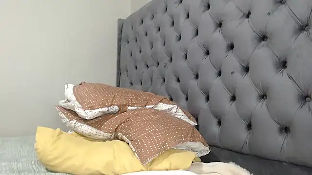 YummyMelxx Chat XXX live