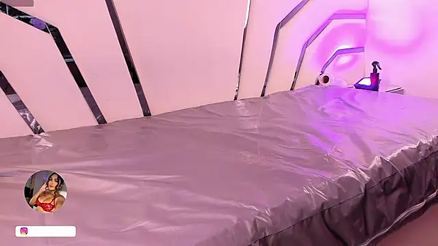 Kendall__evanss Chat XXX live