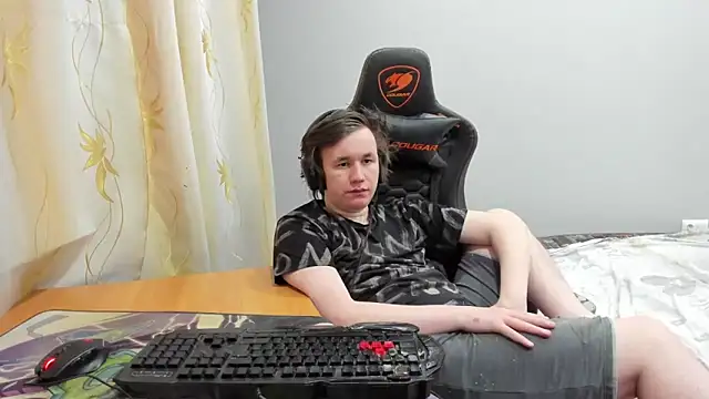 iliaskrislove webcam show