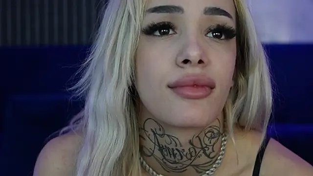 blondie_muller Obrolan Langsung XXX