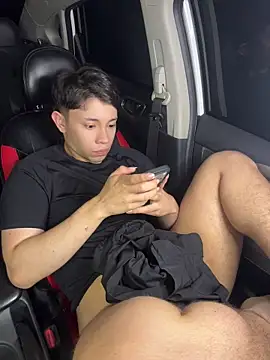 Webkamerová show Noah-ledom