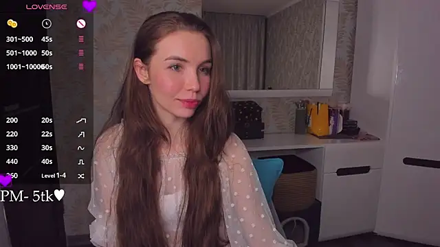 YonaBones' Live XXX Chat