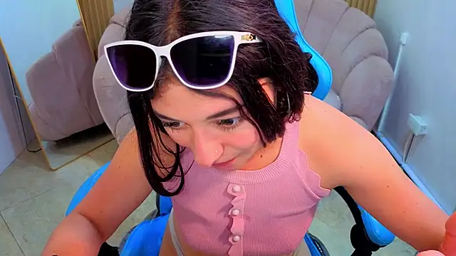 Erika_Suarez_b Chat XXX in diretta