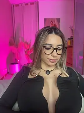 ItalianGirlのライブXXXチャット