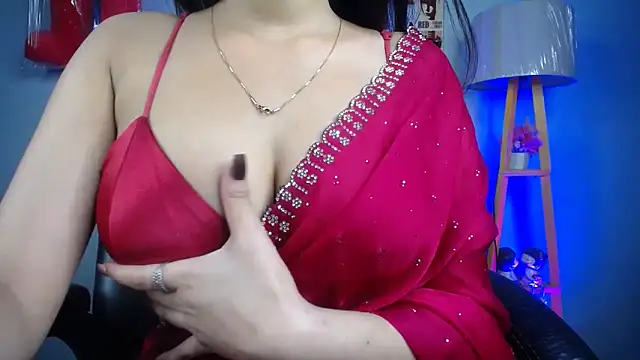 Pokazy przed kamerką – kiara_1122