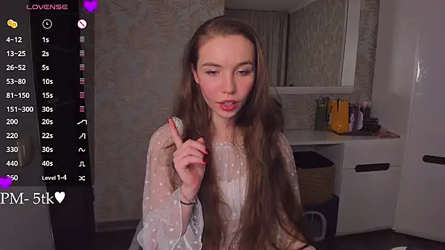 YonaBones' Live XXX Chat