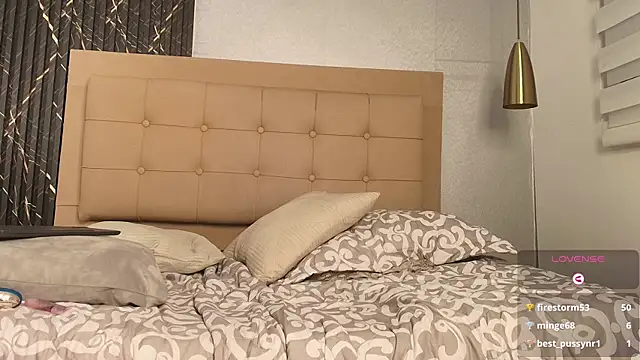 Show modela Ambar_Storm_ na web-kameri