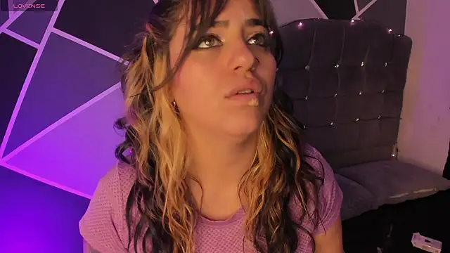 alyssa_magiic's Live XXX Chat