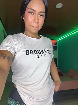 ALANAH_KITTY – Live XXX-chat