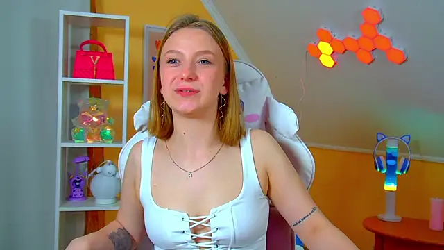 Chat XXX en directo de BeatriceBinoche