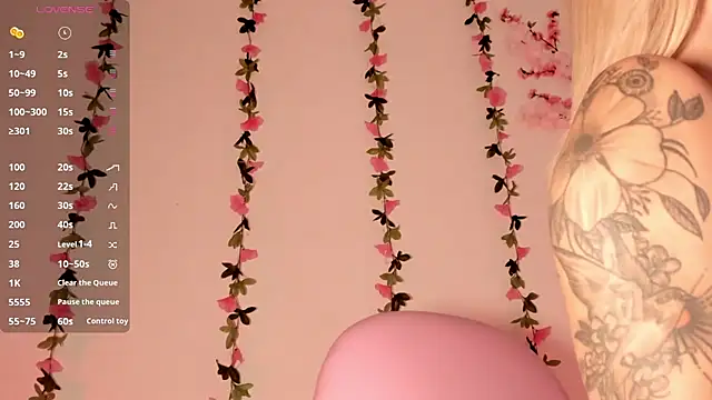 Chat +18 de Ashleyroys_111 ao vivo