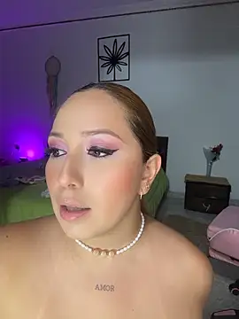 Chat +18 de Kiarhatrixie1 ao vivo