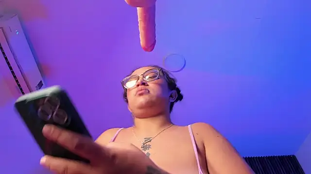 Chat +18 de Ravencroxx ao vivo