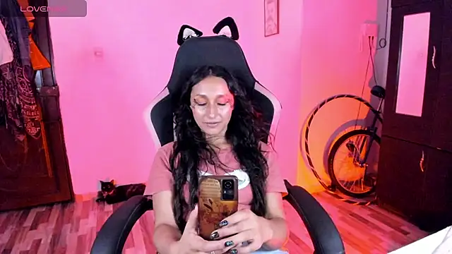 adrena_10 Chat XXX in diretta