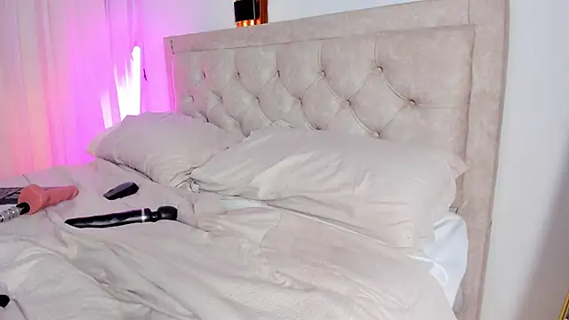 Chat XXX en directo de KatieBoison