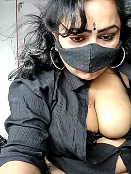 Delhi_Patola élő XXX-chatje