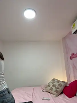 Adalyn_Cute: онлайн-секс-чат