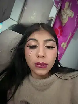 ariella_11 élő XXX-chatje