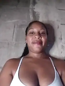 Ivanna_Sexually Adlı Modelin Canlı XXX Sohbeti