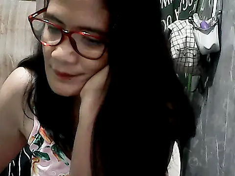 PinayZaira 在線直播表演