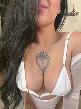 EmmyEvans1's Live XXX Chat