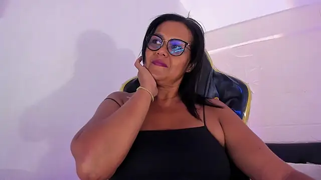 EmillyLim élő XXX-chatje