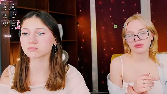 arianaa_cat Adlı Modelin Canlı XXX Sohbeti