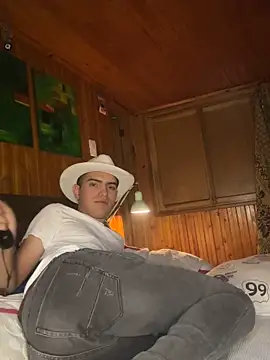 Show modela smarinloch na web-kameri