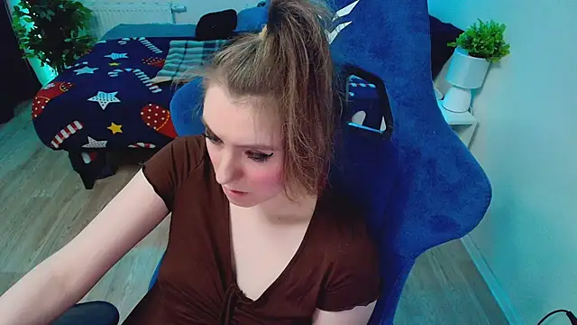 CranberryHot Adlı Modelin Canlı XXX Sohbeti