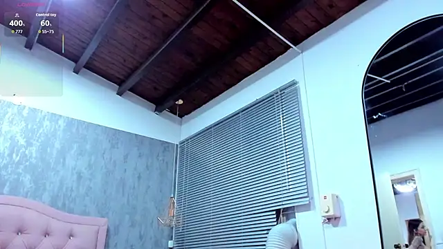 Show de naomidibello na webcam