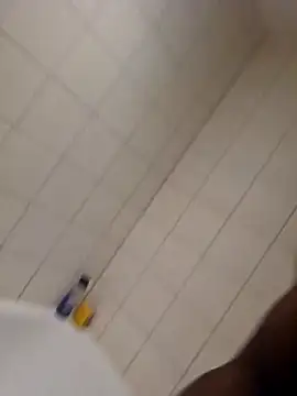 sweet_juicem: διαδικτυακό σόου στην κάμερα