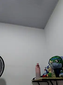 MMia_18's Live XXX Chat