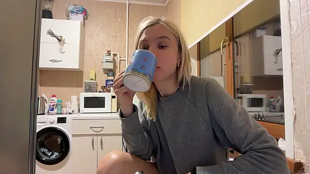 AngelJeni Adlı Modelin Canlı XXX Sohbeti