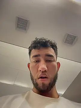 liam_bronw Show in webcam