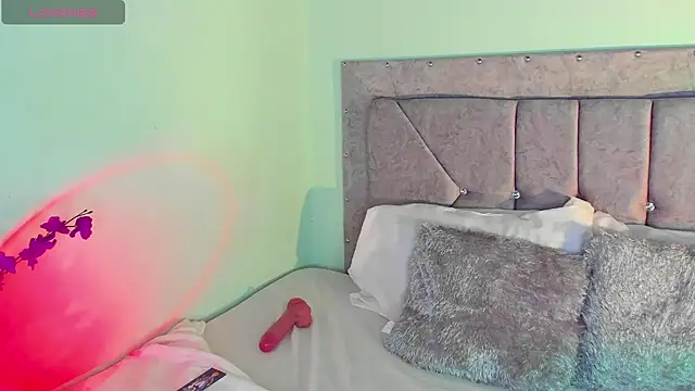 Britanny77n Live XXX chat