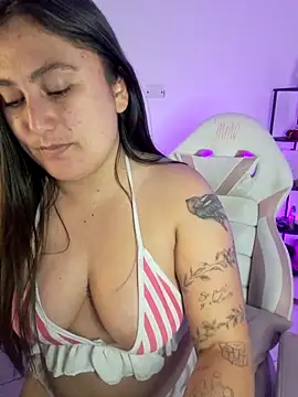 EmaTramel1のライブXXXチャット