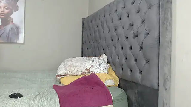 YummyMelxx: вебкам-шоу