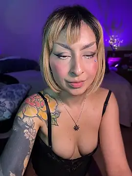 Cinamoonn: απευθείας συνομιλία ΧΧΧ